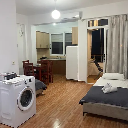 Laska Apartment *