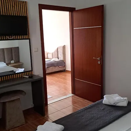 Laska Apartment